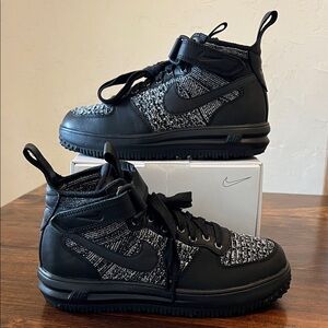 WOMENS NIKE LUNAR FORCE 1 FLYKNIT WORKBOOT OREO LF1 AIR SIZE 6.5 ( 860558-001 )